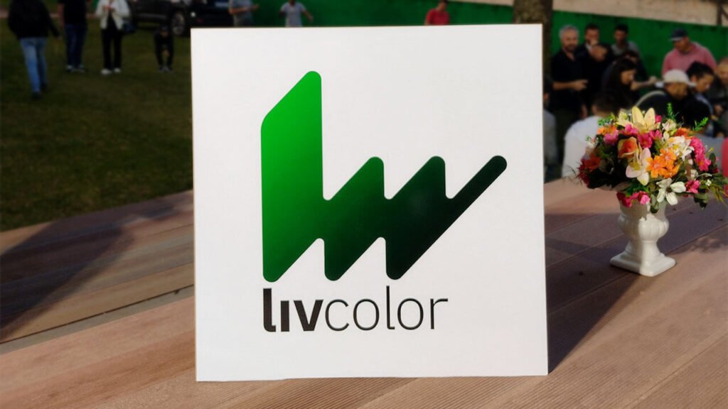 Placa com Logo Livcolor